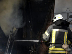 Спасатели опубликовали фото ликвидации пожара, возникшего вследствие ракетного обстрела по Одессе