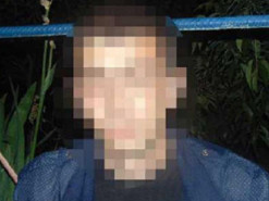 В Киеве мужчина с топором напал на девушку и отобрал у нее телефон