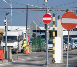 Керівник рівненської компанії через систему "Шлях" допоміг виїхати за кордон 25 чоловікам