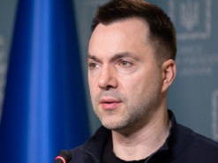 Соцмережі Арестовича визнали екстремістськими у Білорусі