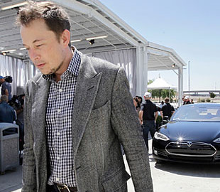 Маск захотел сделать летающую Tesla