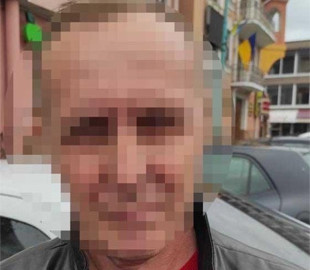 Вінницькі поліцейські затримали шахрая, який привласнив понад 300 тис. грн