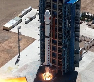 Китай починає збирати в космосі орбітальний комп'ютер з ШІ