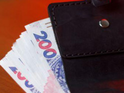 "Ковидная" тысяча: один из банков продолжит выплаты на праздники