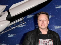 Илон Маск заявил, что SpaceX сможет высадить людей на Марс менее чем через 10 лет