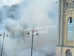 В центрі Києва спалахнула пожежа: дим видно з Труханового острова