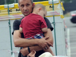 Чоловіки з дітьми можуть виїжджати за кордон: у МВС України прояснили нюанси