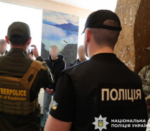 Поліцейські ліквідували мережу кол-центрів, через які викрадали криптоактиви