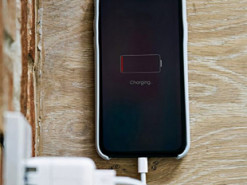 Що робити, якщо смартфон розряджається вночі або в режимі очікування