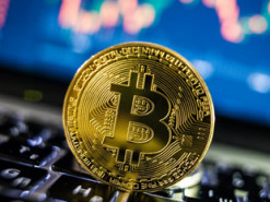 Пользователь биткоина увековечил рождение сына в блокчейне