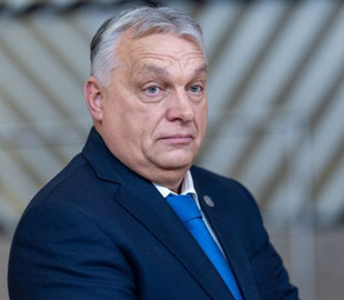 Кілька ЗМІ не підкорились Орбану та можуть вплинути на результат виборів