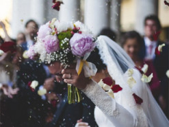 Невеста попросила сестру изменить внешность ради красивых свадебных фото