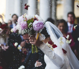 Невеста попросила сестру изменить внешность ради красивых свадебных фото