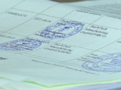 В Кривом Роге будут судить мужчину, который купил Covid-сертификат в интернете