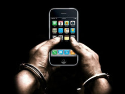 В Киеве мужчина украл телефон у посетителя ломбарда