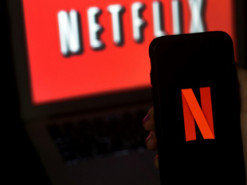 Названы пять лучших новых фильмов на Netflix для новогоднего настроения