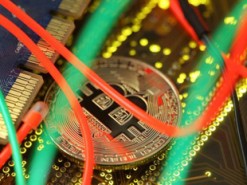 На сайтах правительств США и Великобритании майнили криптовалюту