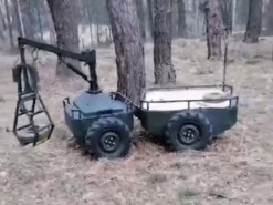 Українські бійці розповіли про свого робота-сапера