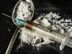 В Киеве полицейские изъяли у наркоторговки запрещенный товар на сумму 250 тысяч гривен