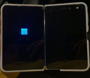 На Microsoft Surface Duo успешно установили Windows 11