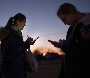 Коли у Херсоні відновлять мобільний зв'язок: відповідь операторів