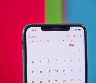 Apple собирается убрать «челку» с экранов будущих iPhone