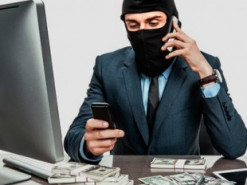 Мошенники крадут информацию с телефонов и гаджетов украинцев