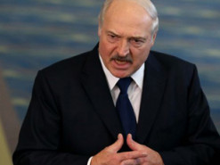 Лукашенко похвалився першим вітчизняним ноутбуком. Але білоруського там всього 12%