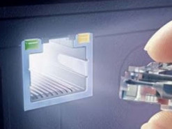 Минцифры планирует за год подключить к интернету 10 тысяч школ и больниц