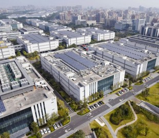 Huawei предложила поставщикам перенести производство в Китай из-за возможных санкций США