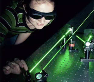 Лазеры ускорили скорость интернета до 800 Гбит/сек