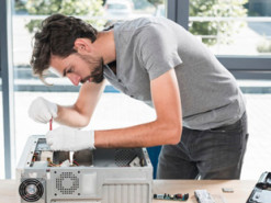 Мошенники обманули пенсионера на 8 тысяч гривен