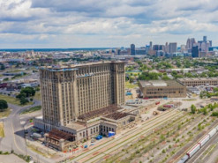 Ford и Google превратят заброшенный вокзал в Детройте в центр разработки электромобилей и систем автономного вождения