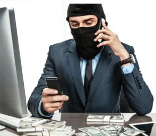 Злочинці обдурили мешканку Прикарпаття майже на 300 тисяч гривень