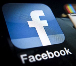 Уволить Цукерберга: как Facebook выжить между политикой и экономикой