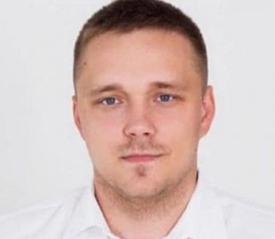 "Чудом остались живы": неизвестные обстреляли квартиру блогера в Кривом Роге