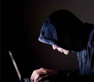 Подарунок для хакера. Діра у безпеці Safari, Chrome і Firefox, яка існувала 18 років, призвела до серйозного зламу