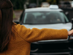 Служби таксі перевірять на дотримання мовного закону – пресслужба омбудсмена