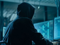 Двоих жителей Беларуси обвинили в атаках на криптовалютные биржи