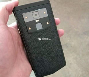 Прототип «смартфона-раскладушки» Gionee W919 попал в объектив инсайдеров