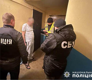 Поліцейські оголосили підозри членам двох шахрайських ОЗГ, які завдали потерпілим збитків на понад 4 млн грн