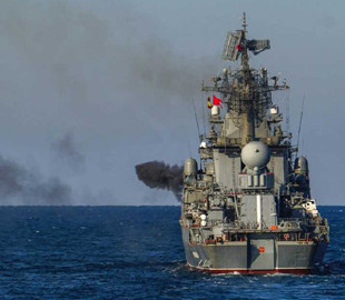 У мережі з'явилося останнє фото крейсера "Москва" на плаву