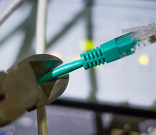 Украинцам объяснили, что делать, если исчезнет интернет и мобильная связь