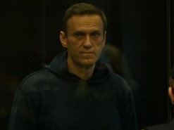 Навального обвинили в экстремизме: теперь ему грозит еще 15 лет тюрьмы