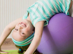 Підзарядити дітей позитивом і бадьорістю: відомі ведучі проведуть онлайн-уроки фізкультури