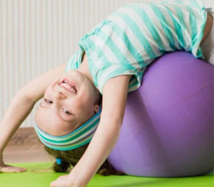 Підзарядити дітей позитивом і бадьорістю: відомі ведучі проведуть онлайн-уроки фізкультури