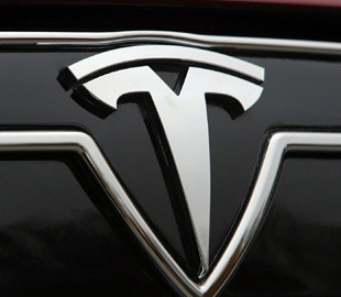 Tesla запустила в Китае завод по производству зарядных станций