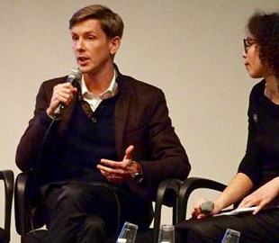 Один из основателей Facebook поможет властям разрушить эту компанию