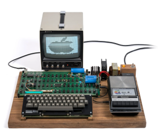 Раритетный компьютер Apple с именной подписью выставили на аукцион