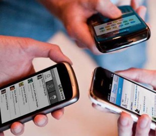 Свет смартфонов может помочь проснуться